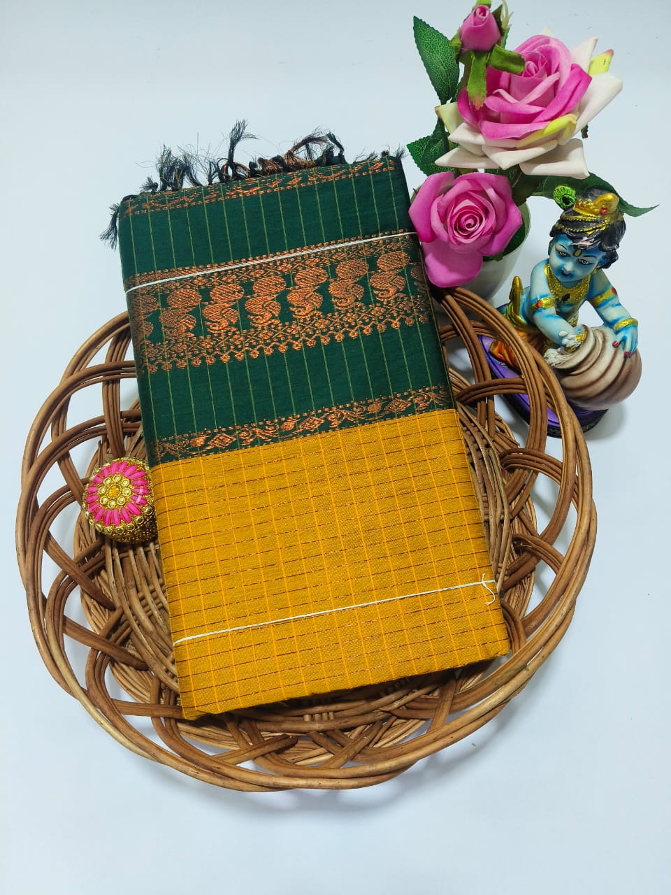 Kalyani cotton checked saree/Lata Gadwal Paithani - Yellow With Dark Green