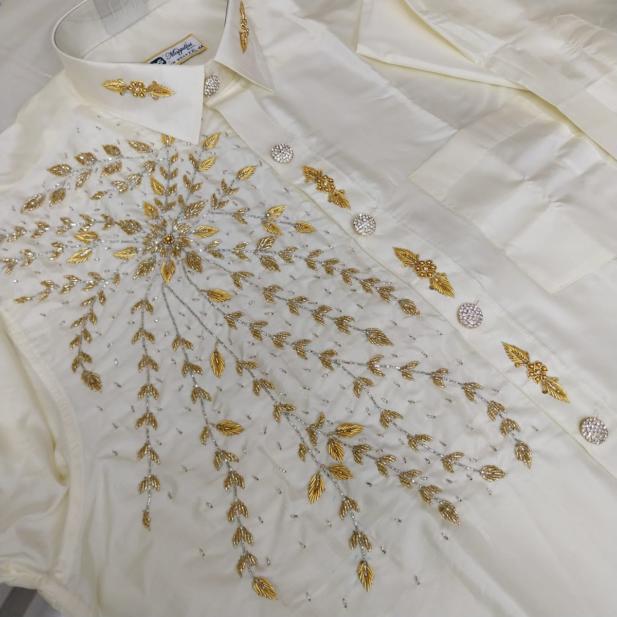Premium White & Gold Aari Work Dhoti Set – Hand Embroidered Aari Work Wedding Wear RIW07