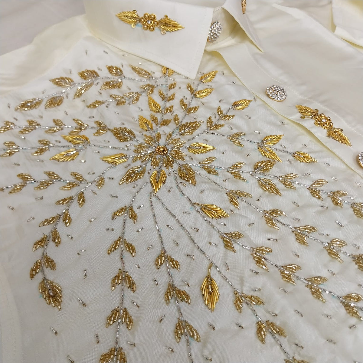 Premium White & Gold Aari Work Dhoti Set – Hand Embroidered Aari Work Wedding Wear RIW07