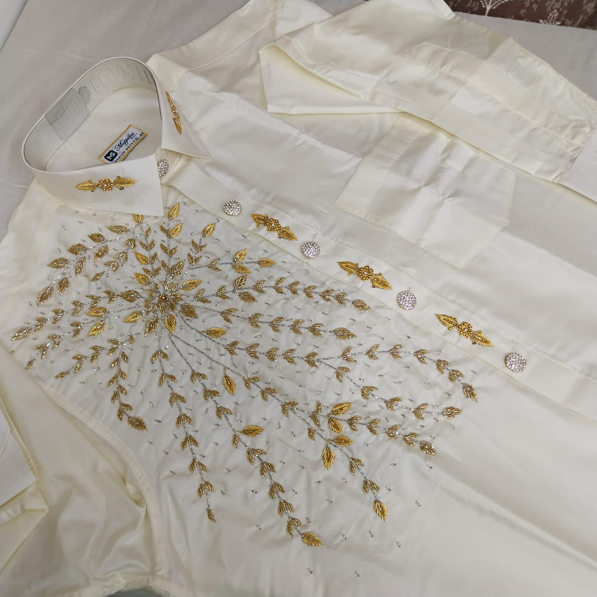 Premium White & Gold Aari Work Dhoti Set – Hand Embroidered Aari Work Wedding Wear RIW07